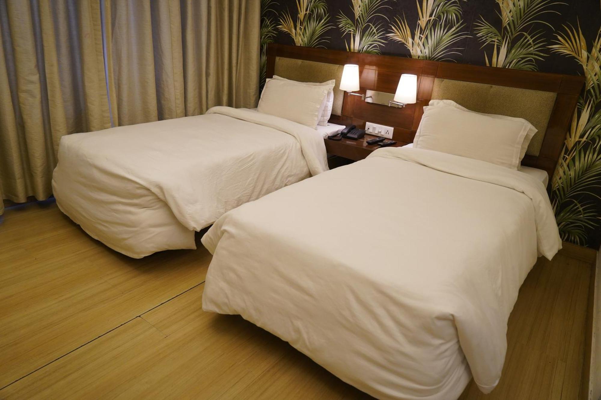 Hotel Forest Avenue - Best Luxury Hotel In דהראדון מראה חיצוני תמונה