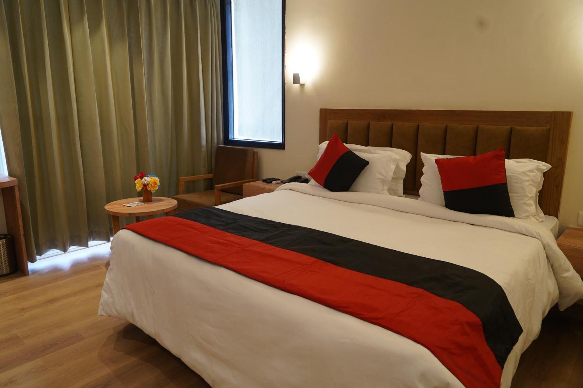 Hotel Forest Avenue - Best Luxury Hotel In דהראדון מראה חיצוני תמונה