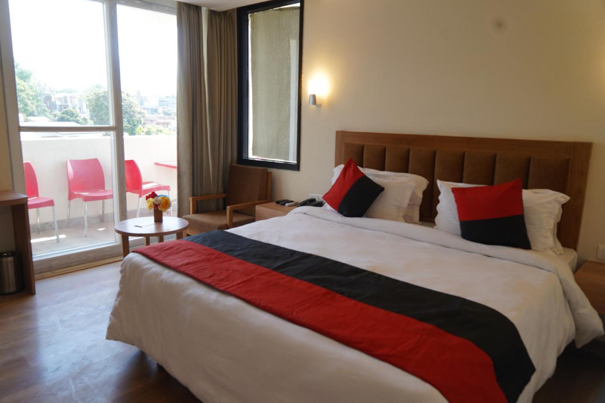 Hotel Forest Avenue - Best Luxury Hotel In דהראדון מראה חיצוני תמונה
