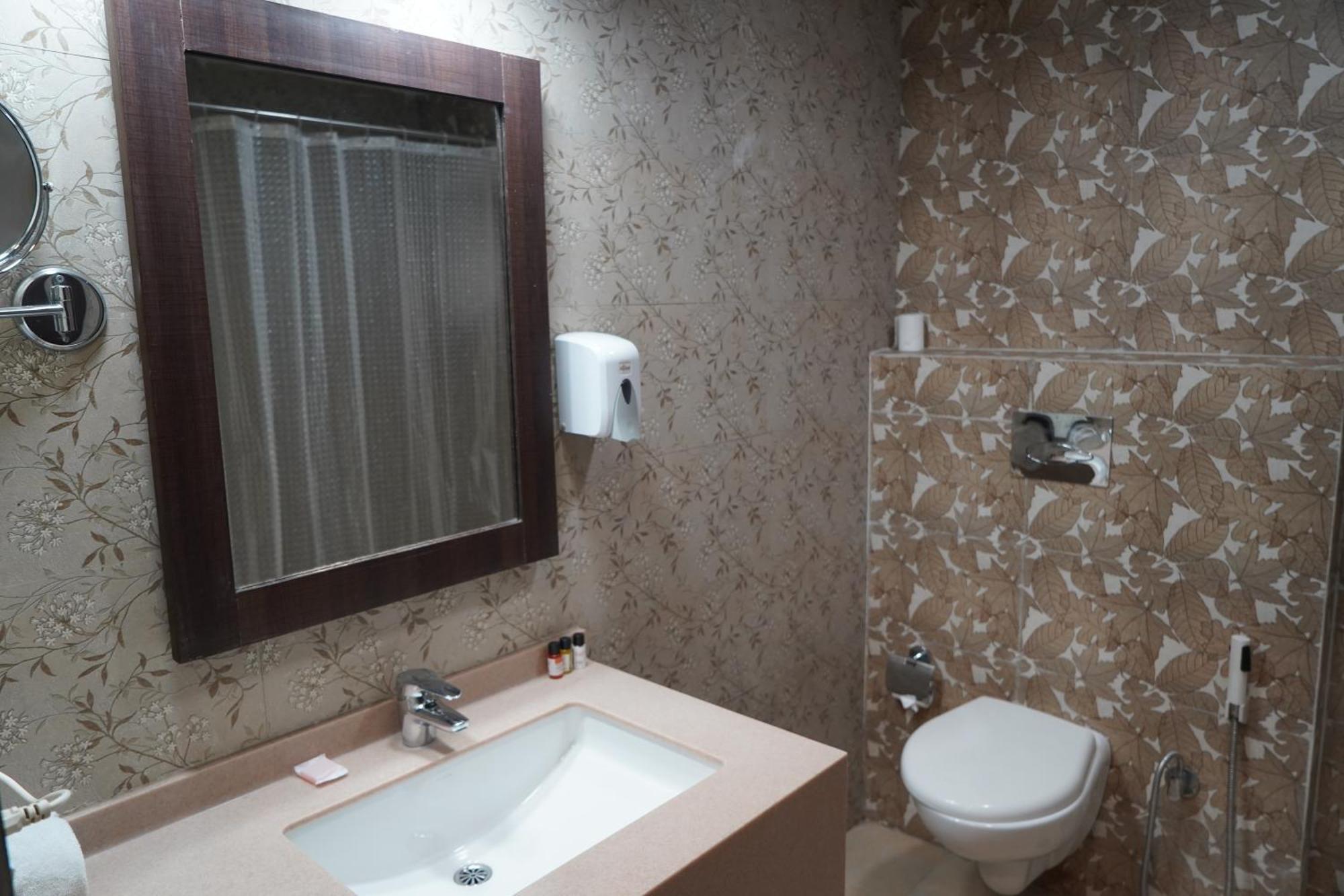 Hotel Forest Avenue - Best Luxury Hotel In דהראדון מראה חיצוני תמונה